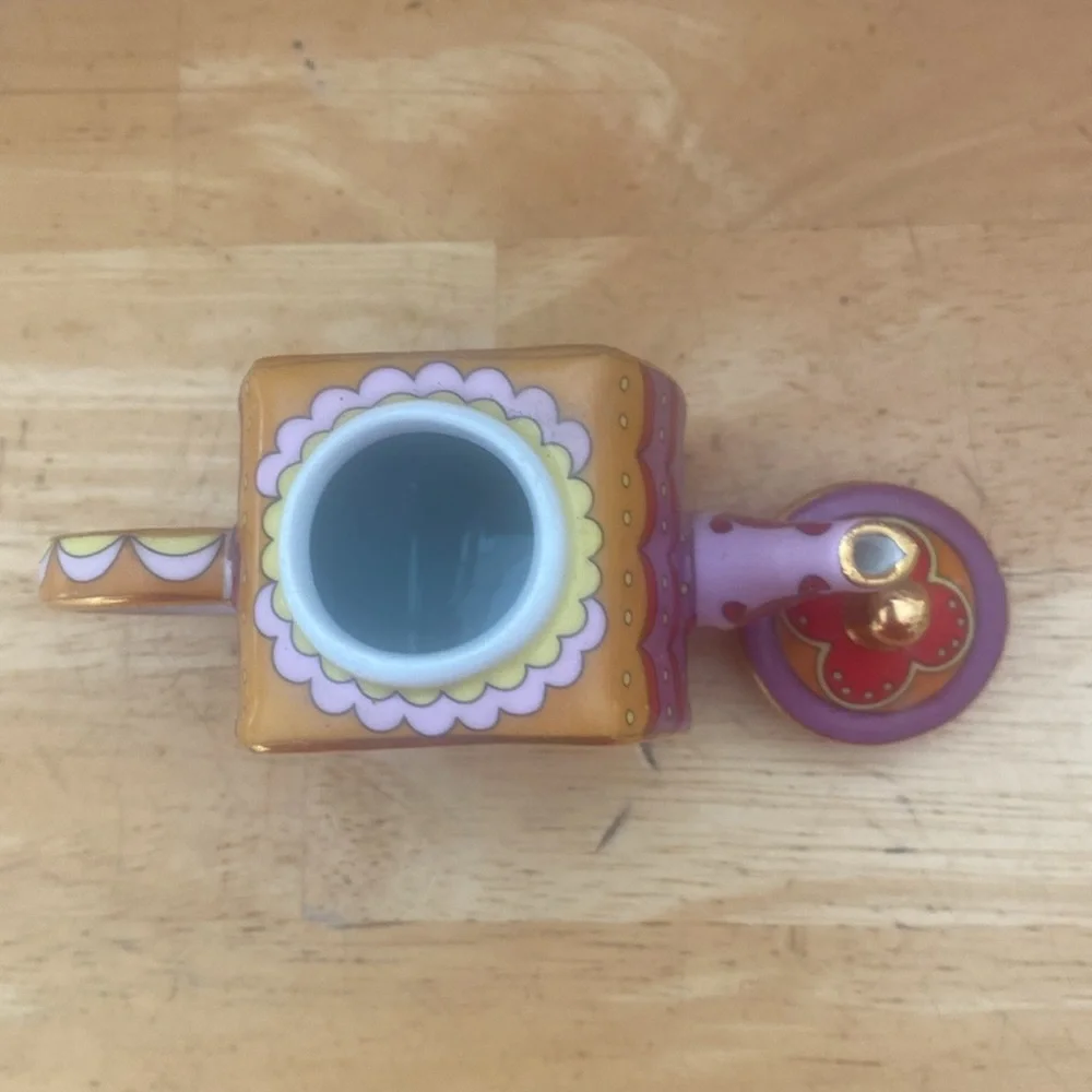 Vintage Vivian Chan miniature teapot 2002 excellent condition pink green